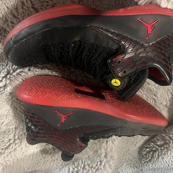 Nike Air Jordan XXXIi 32 Low Last Shot Basketball Running Shoes Youth Size 5 - Picture 12 of 13
